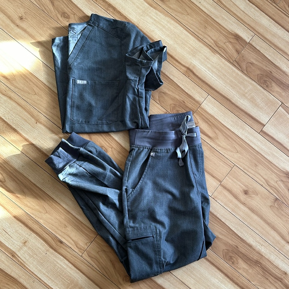 Figs scrubs